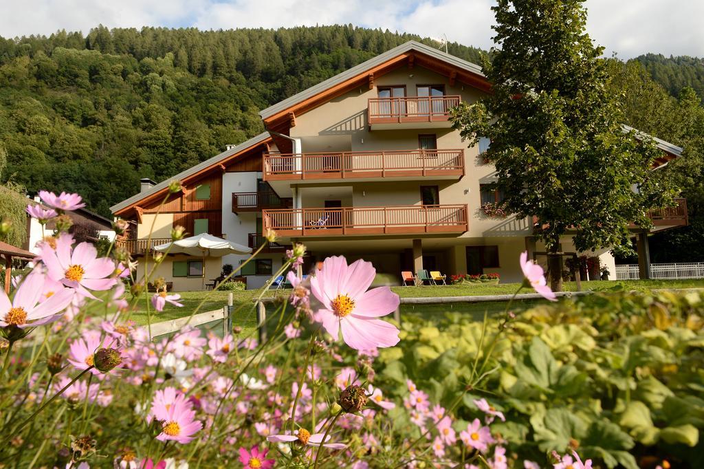 Aparthotel La Casa Al Noce Mezzana  Exteriér fotografie