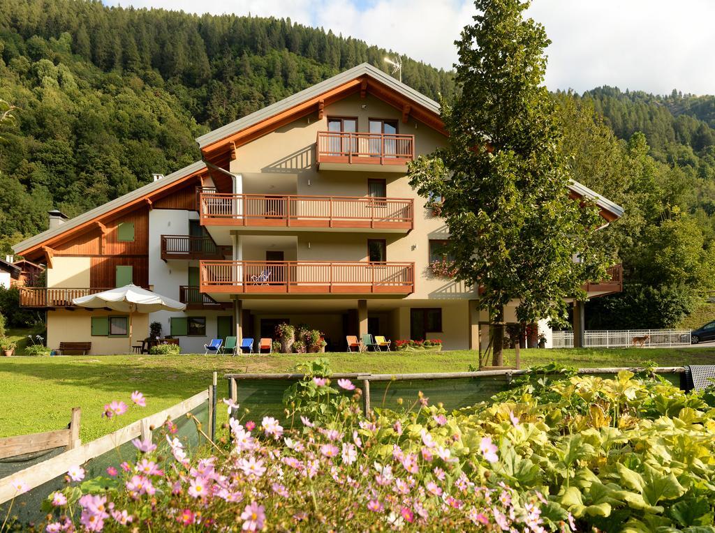 Aparthotel La Casa Al Noce Mezzana  Pokoj fotografie