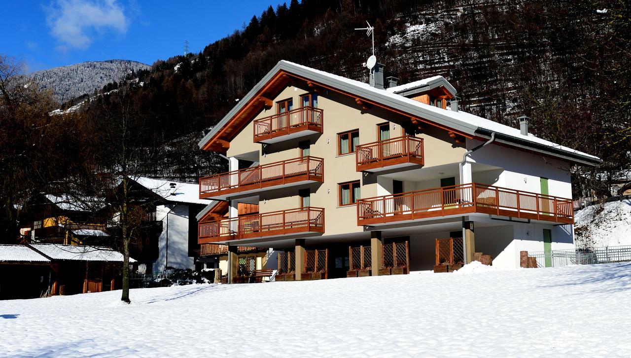 Aparthotel La Casa Al Noce Mezzana  Exteriér fotografie